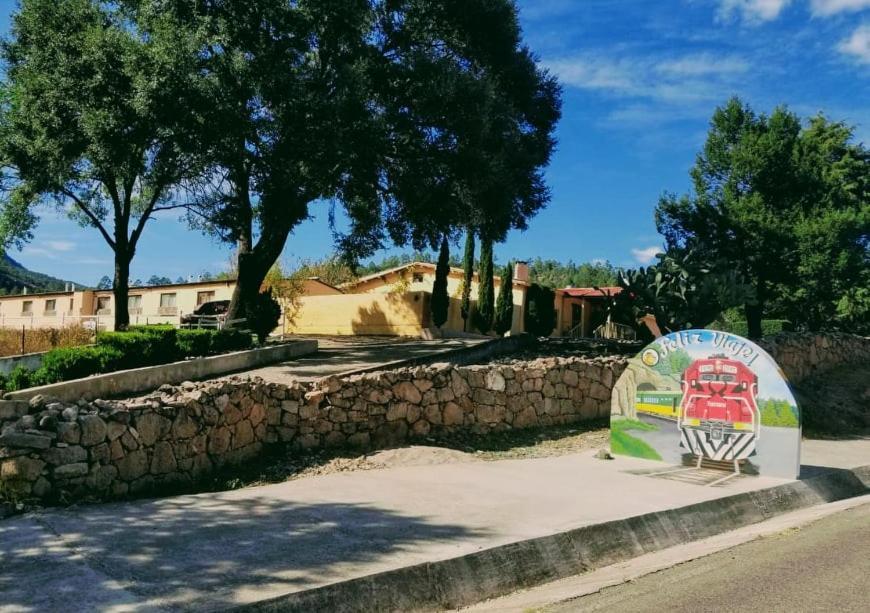 Hotel Paraiso Del Oso Cerocahui Exterior photo